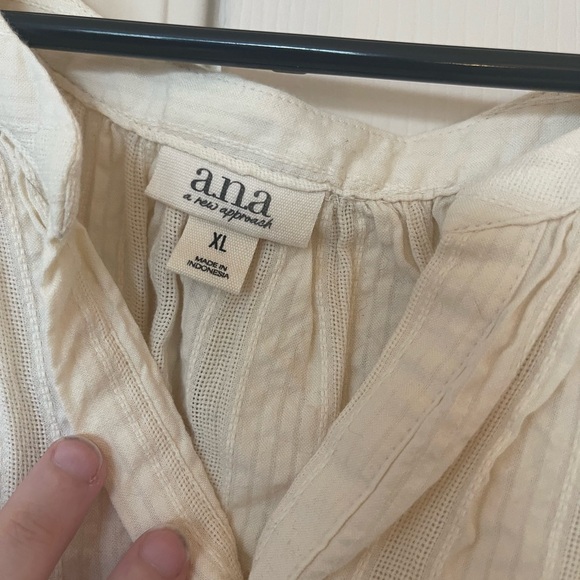 A.n.a long sleeve button blouse - Picture 2 of 6